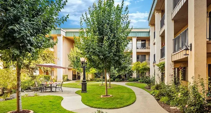 Atria Carmichael Oaks, Carmichael CA
