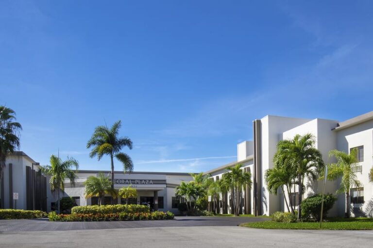 Courtyard Plaza ALF, North Miami FL