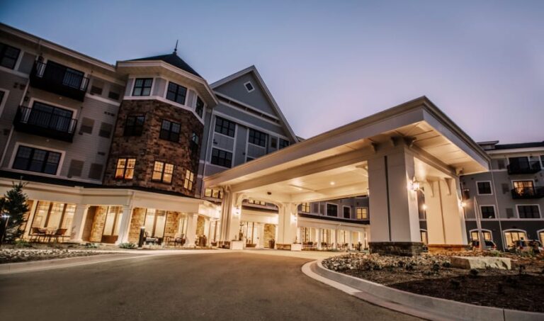 Grand Living at Indian Creek, Cedar Rapids IA