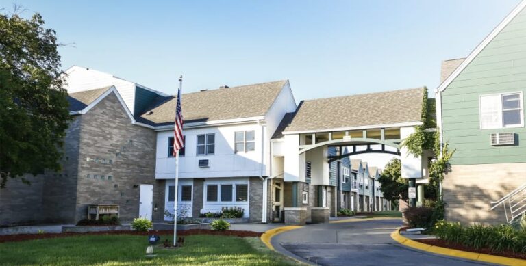Hickory Villa, Omaha NE