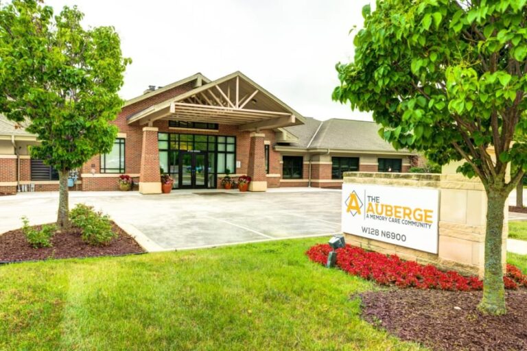 The Auberge at Oak Village, Menomonee Falls WI