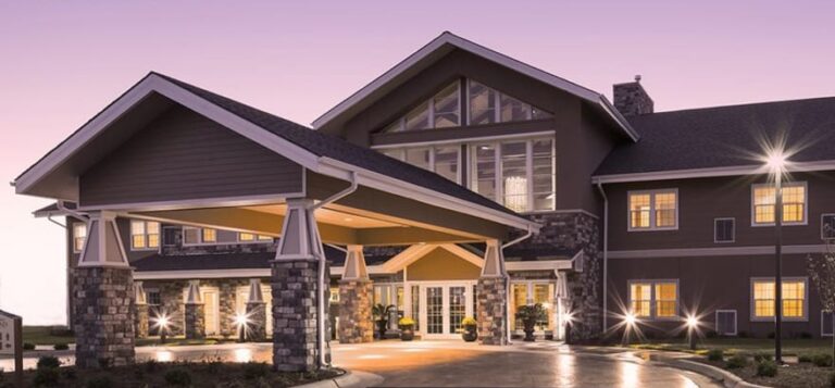 The Oxford Grand at Shoal Creek, Kansas City MO