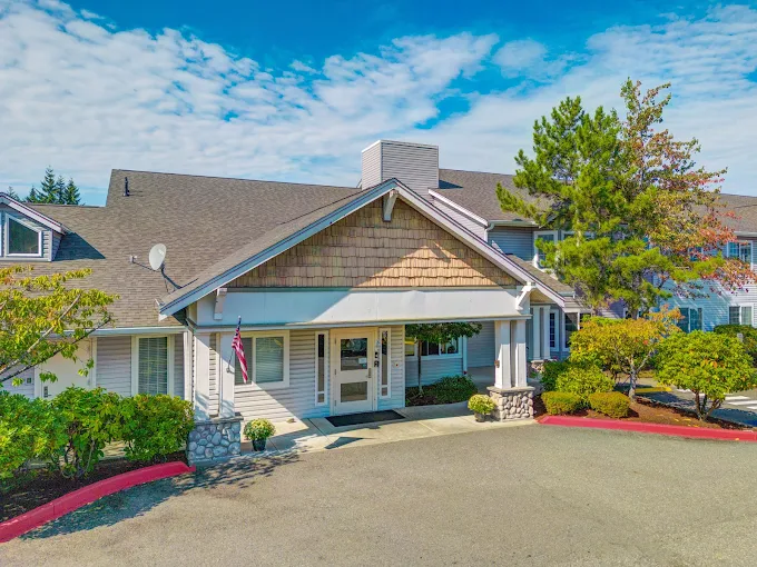 The Terrace at Beverly Lake by Cogir, Everett WA
