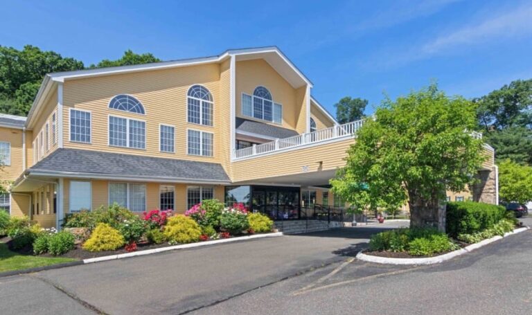 The Village at Brookfield Common, Brookfield CT