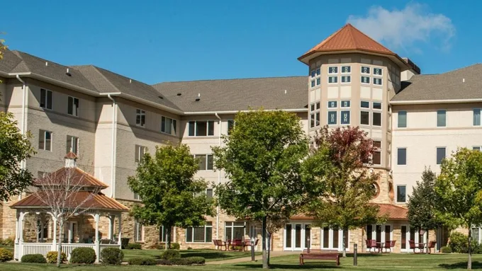 The Wellstead of Rogers and Diamondcrest at Rogers, MN